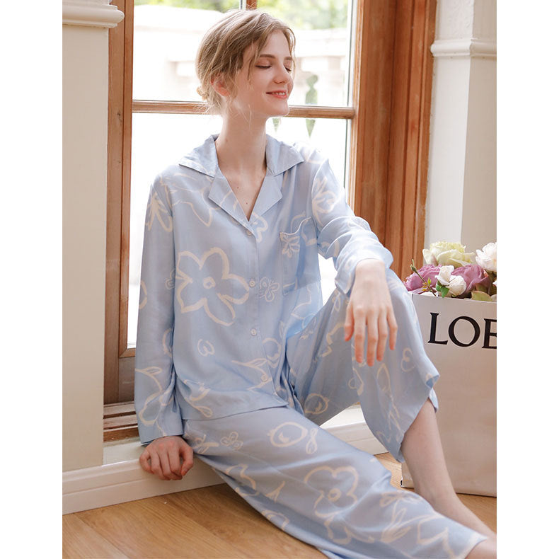 Dame Pyjama-sæt lavet af luftigt, kvalitets Viskosemateriale med blomsterprint Stilla