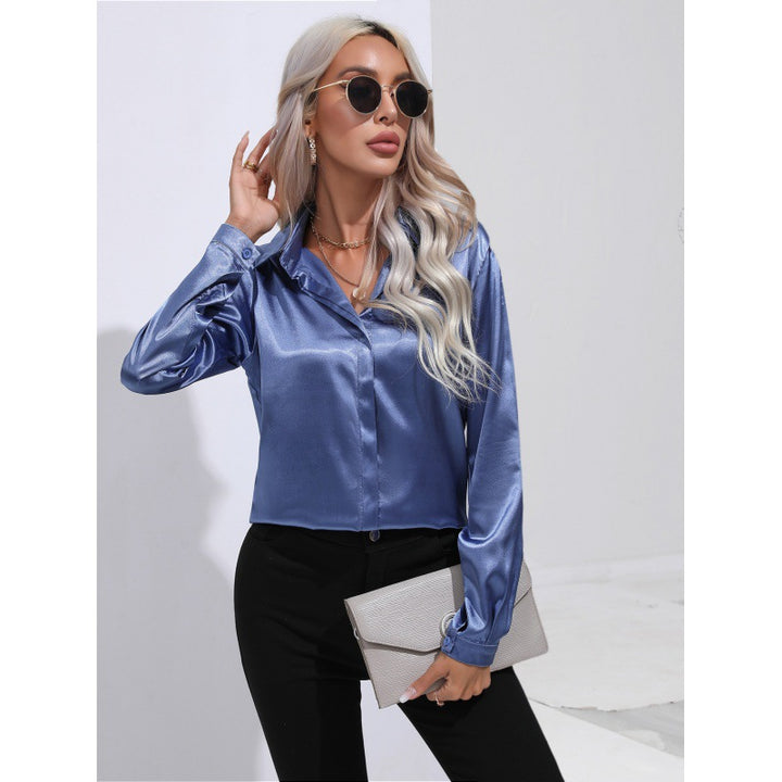 Dame satinbluse med elegant kentkrave og lange ærmer Stilla