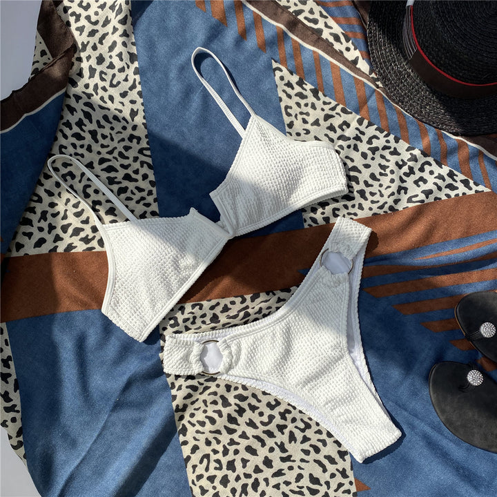 Dame triangel-bikini med tekstureret stof ogMode ringdetalje Stilla