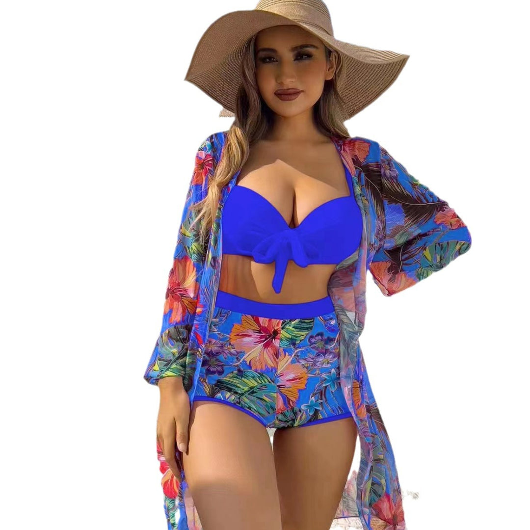 Dame bikinisæt med blomster-top og højt skårne shorts Stilla