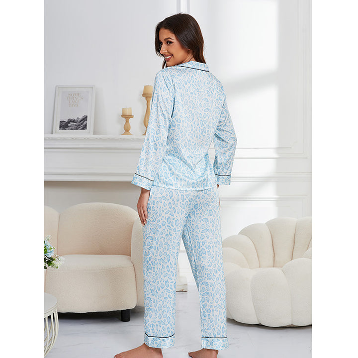 Dame Pyjama-sæt lavet af sejdigt blødt materiale Stilla