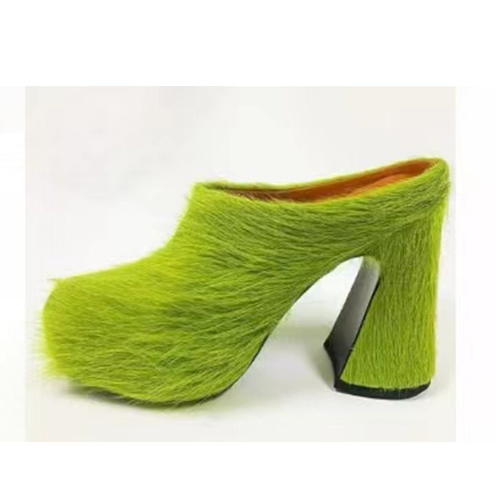 Femme Textured Fur Clog Heels med unikt skulpturelt fodseng Stilla
