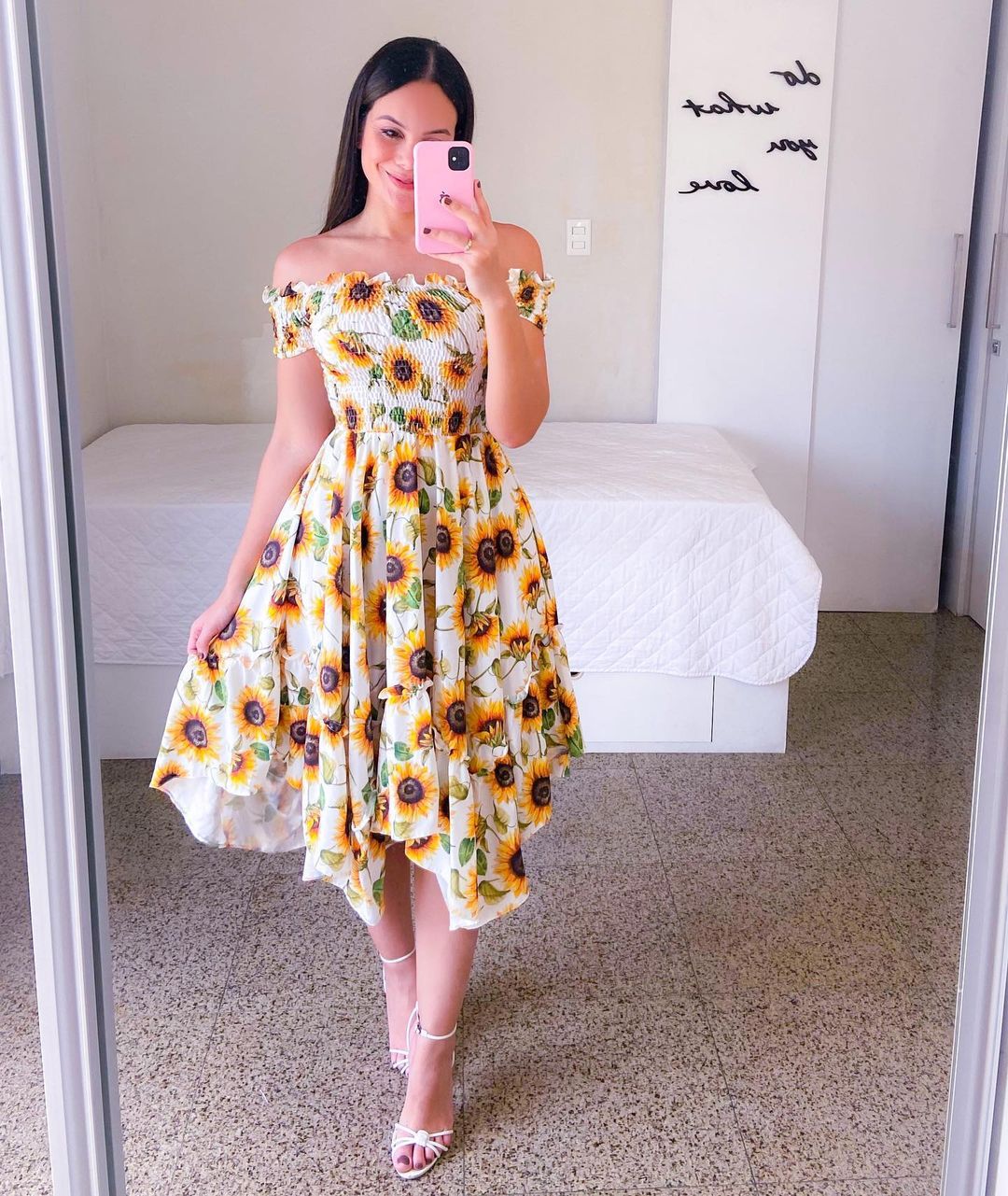 Dame Midikjole med off-shoulder skæring og blomsterdesign Stilla