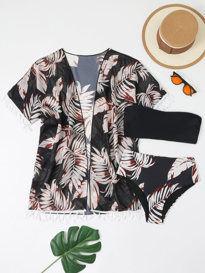 Dame elegant strandoutfit med floral overtræk og matchende bikini Skovae