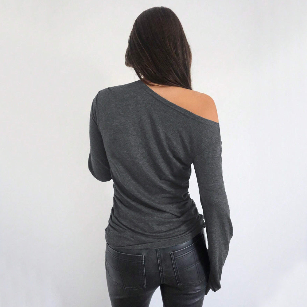 Kvinders afslappede off-shoulder langærmet skjorte med elegante flæsedetaljer Stilla