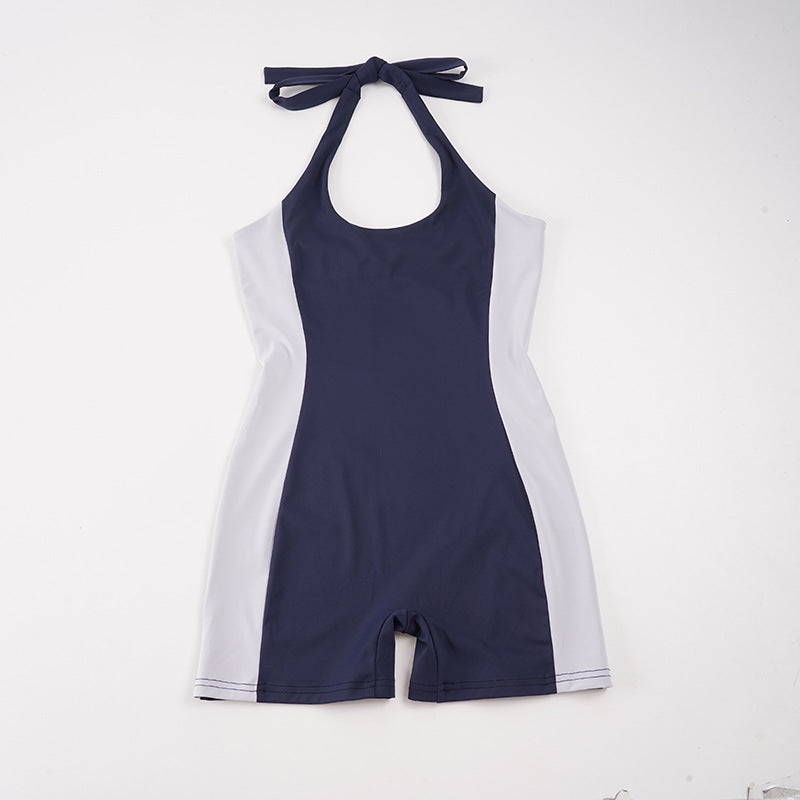 Dame Sporty svømmedragt med elegant halterdesign Skovae
