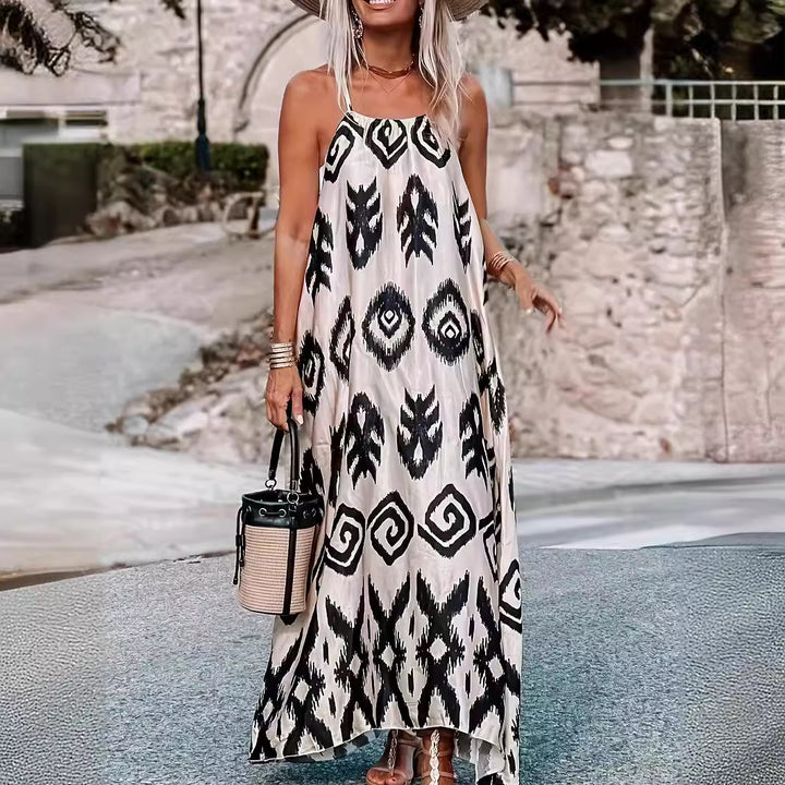 Dame maxikjole med moderne tribal design og højt skåren krave Stilla