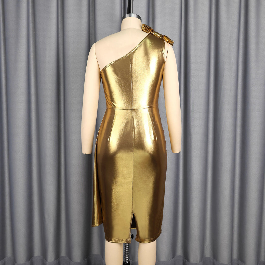Dame Elegant aftenkjole med asymmetrisk snit og voluminøst draperingselement Skovae