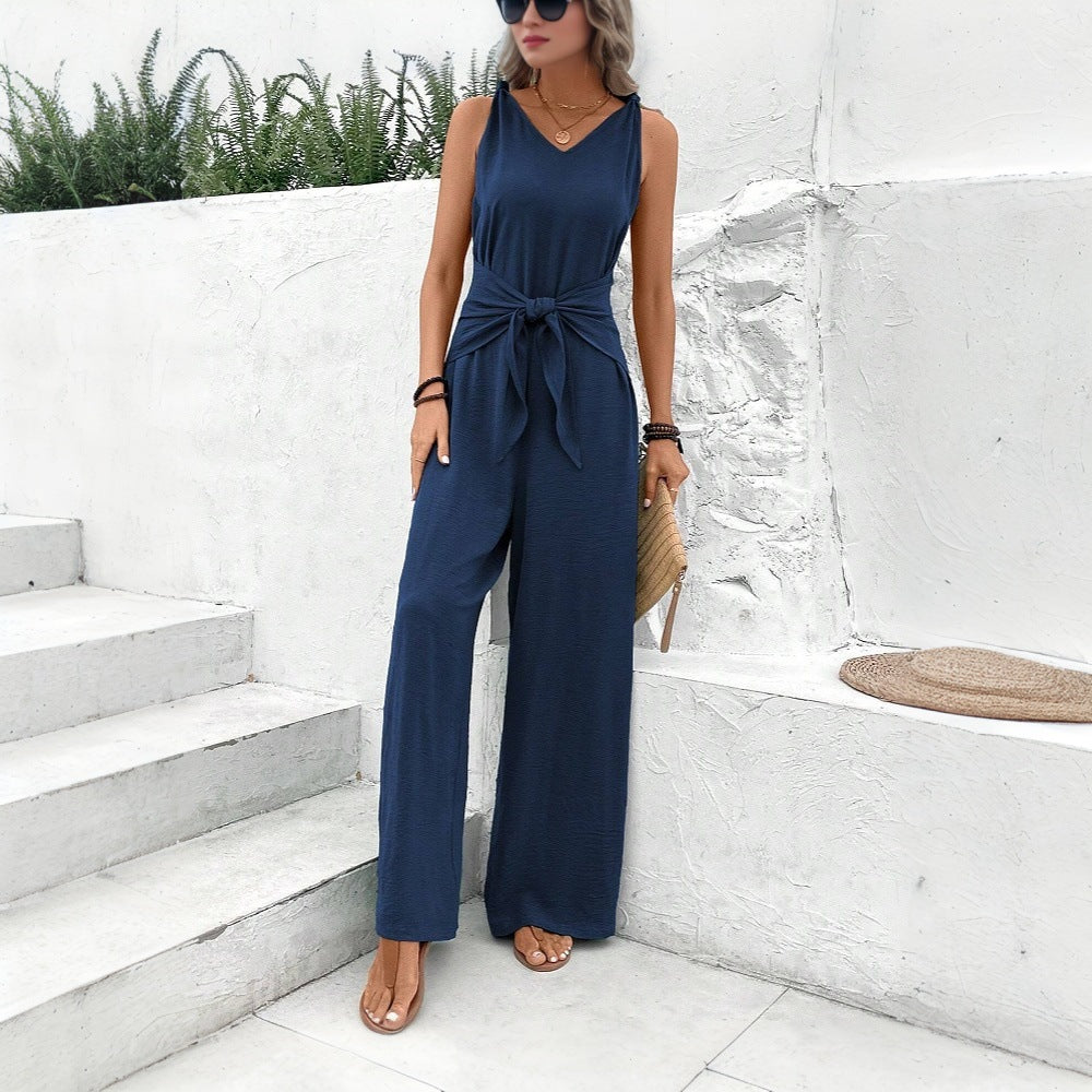 Dame jumpsuit med bælte detalje og V-hals Stilla