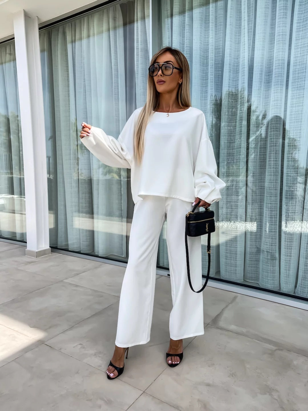 Kvinders elegante jumpsuit med brede ben og voluminøse ærmer Skovae