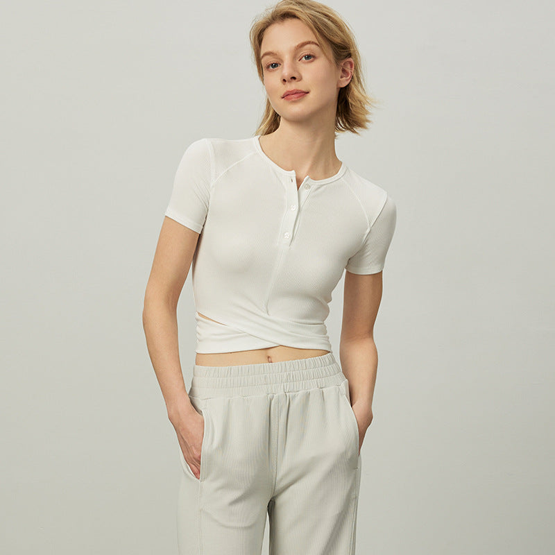 Dame moderigtigt kortærmet Henley-top med elastisk ribdesign Stilla