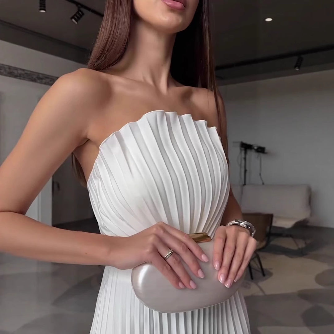 Dame Elegant og plisseret Maxikjole med off-shoulder design Stilla