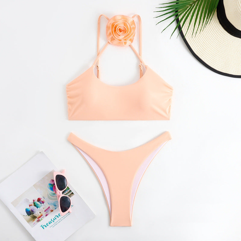 Dame bikini-sæt med blomsterdetalje og høj benudskæring Skovae