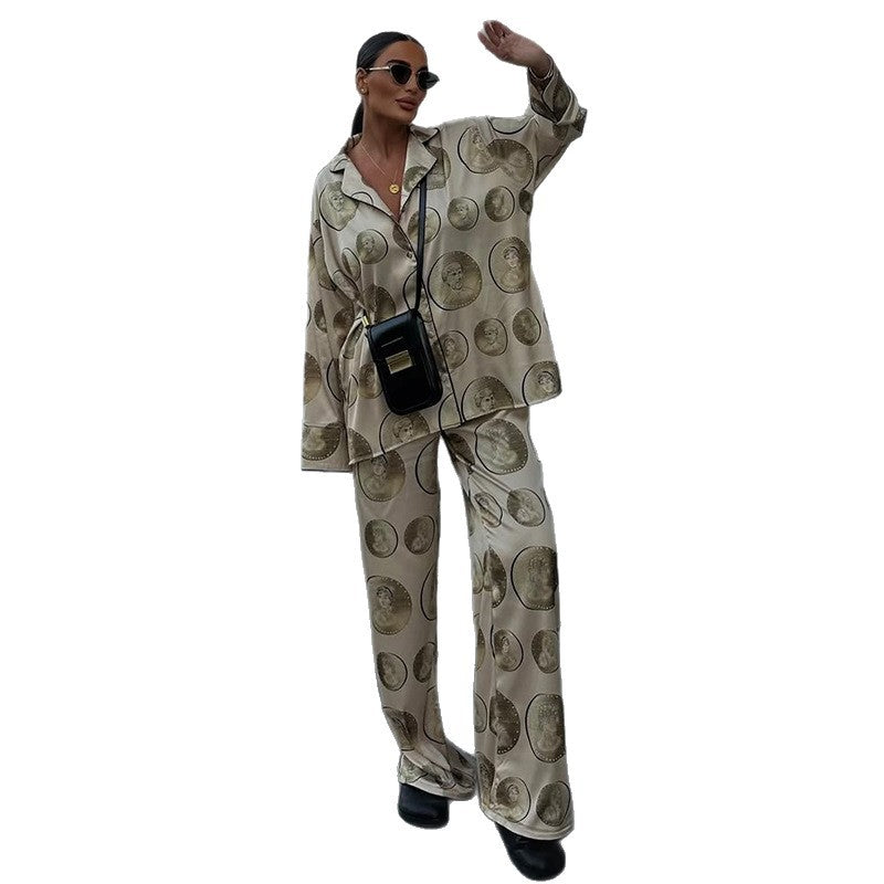 Dame Satin Pyjama Sæt med elegant tryk og behagelig pasform Stilla