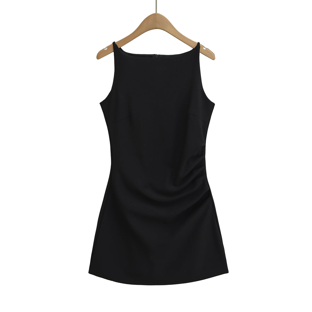 Dame figurfittet spaghetti stropkjole med elegant drapering og svingende kant Stilla