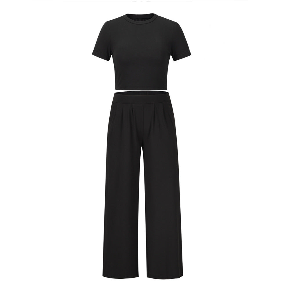Dame sæt bestående af cropped T-shirt og løse bukser Stilla