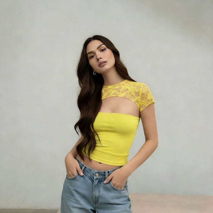 Dame Cropped Top med blonder og tætsiddende snit Skovae