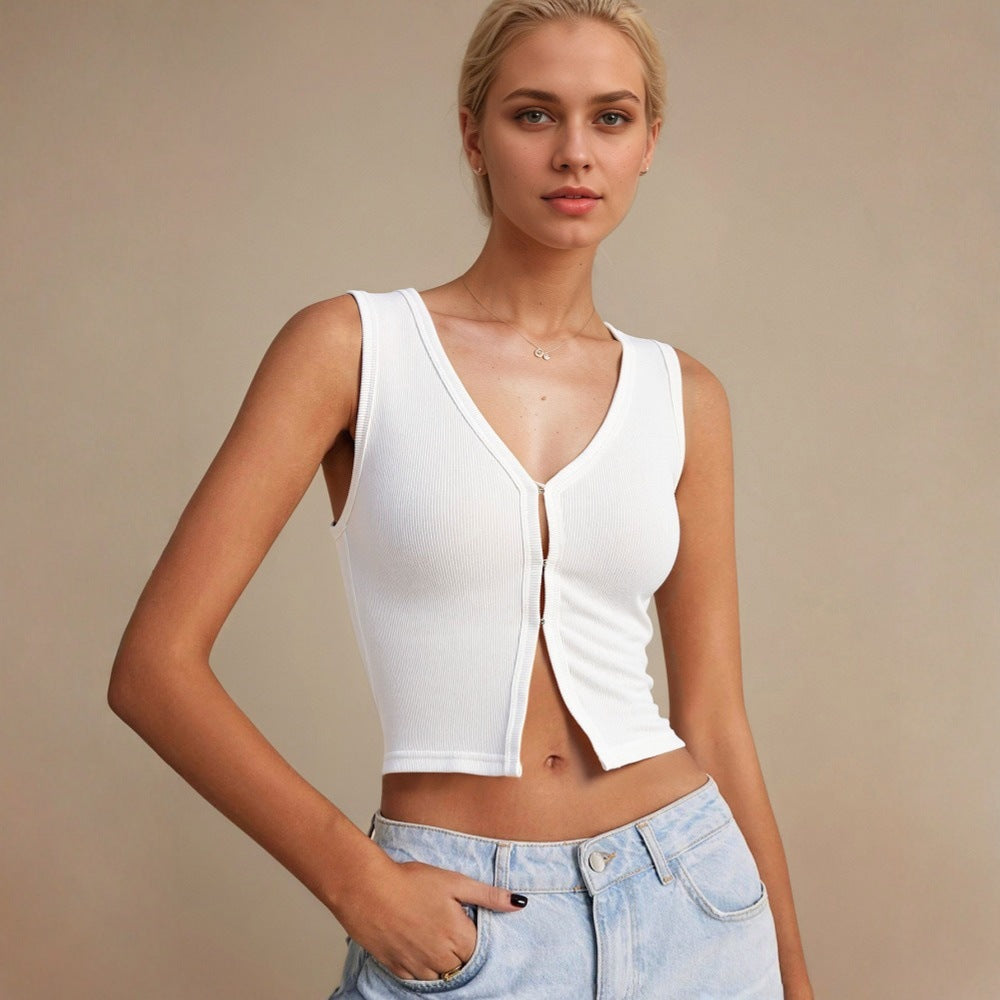 Kvindernes cropped top med dyb V-hals og dekorativ knapdesign Stilla