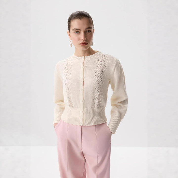 Kvinders cardigan med fint blonder mønster og elegante knapper Stilla