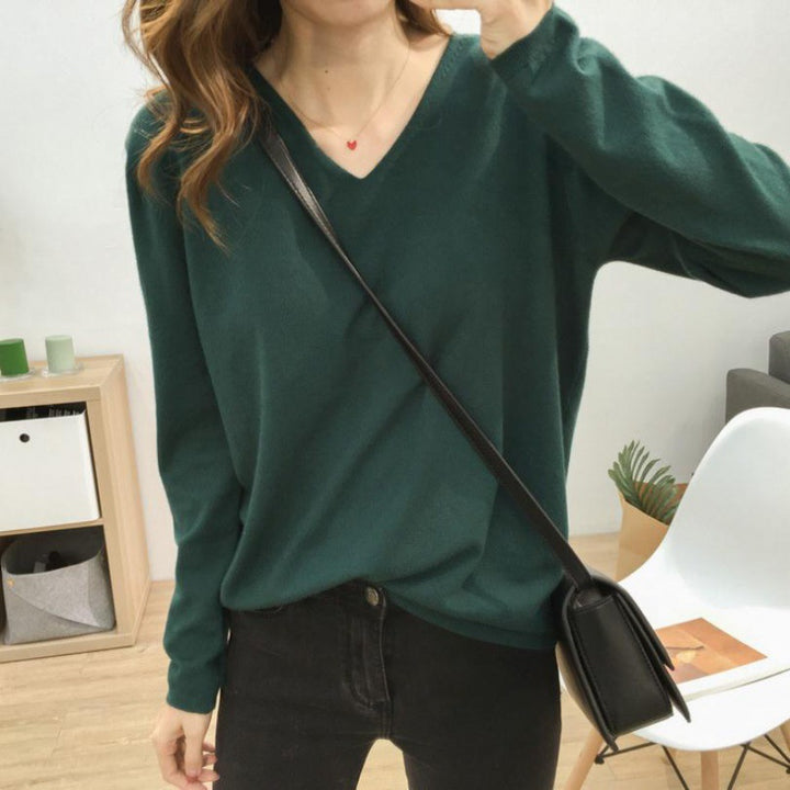 Dame V-hals pullover med en afslappet pasform og bløde materialer Stilla