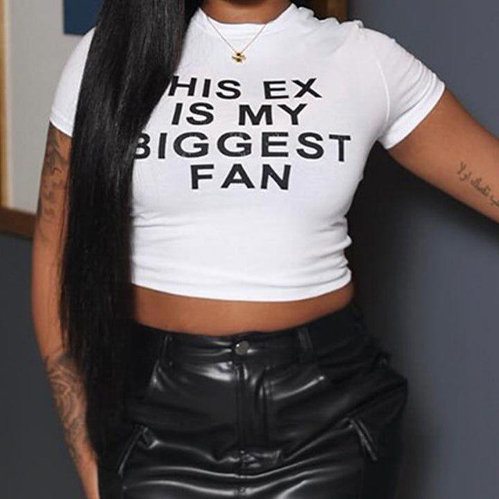 Dame crop-top med sjov tekst og figursyet snit Skovae