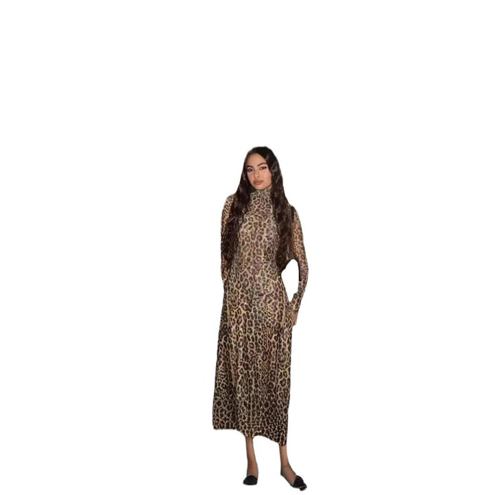 Dame maxikjole med figursyet snit og elegant leopardmønster Stilla