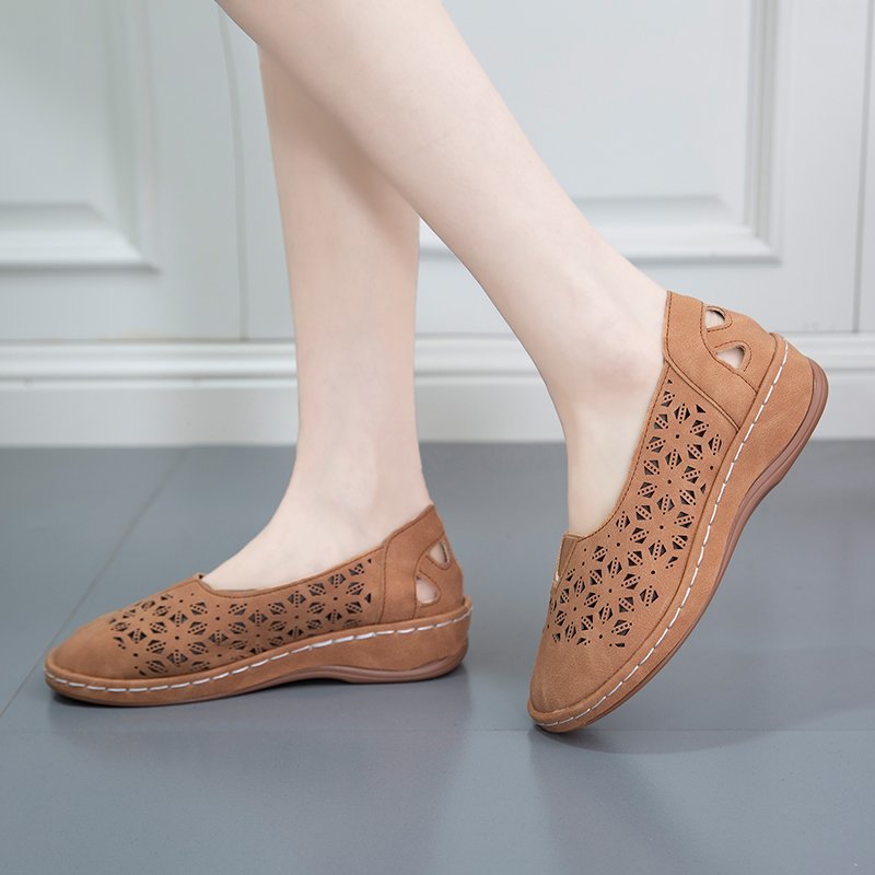 Dame elegante Clogs med luftige skæremønstre og behagelig sål Stilla