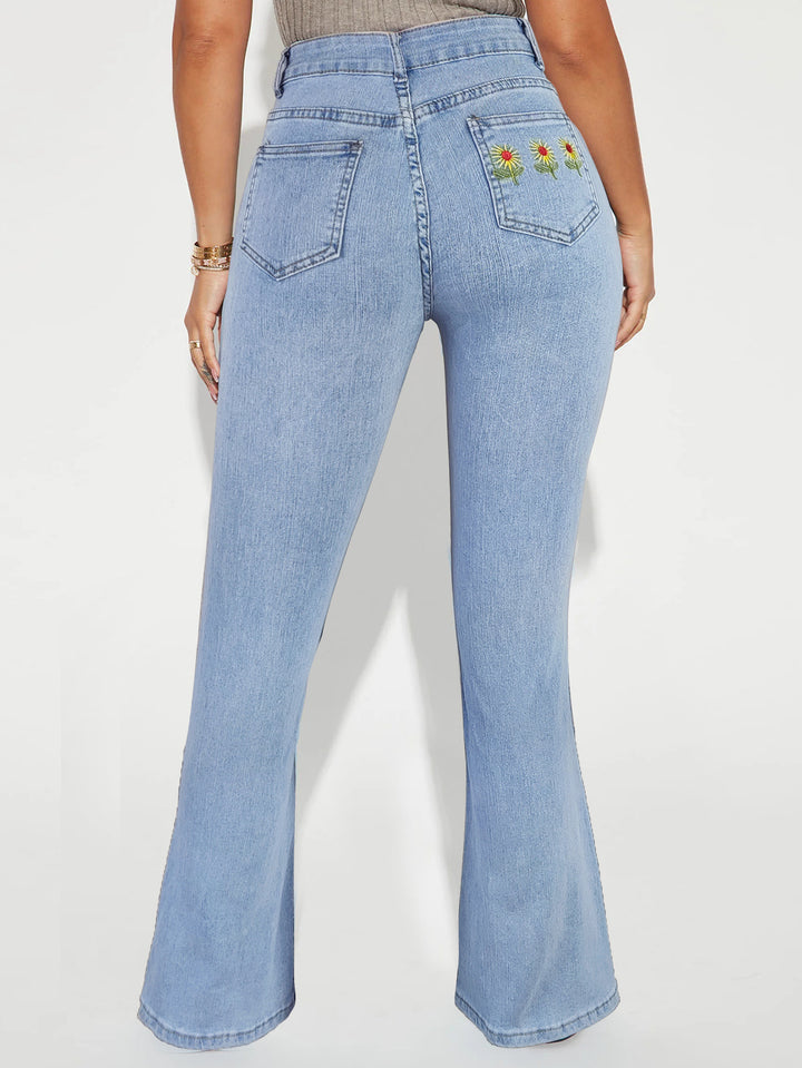 Dame Bootcut Jeans med floralt broderedesign og høj talje Stilla