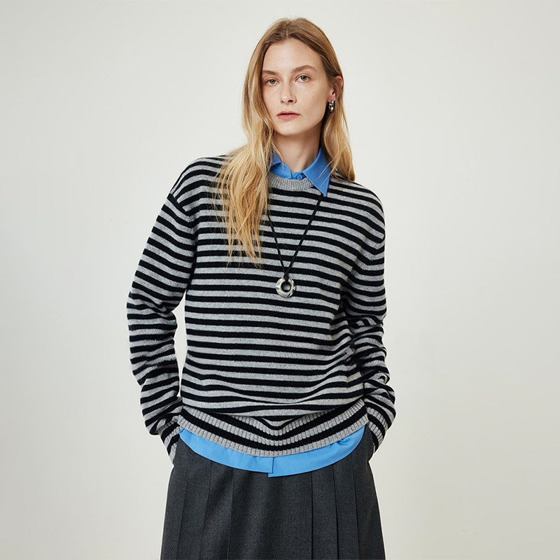 Kvindernes fashionable rullekrave sweater med stribemønster Stilla