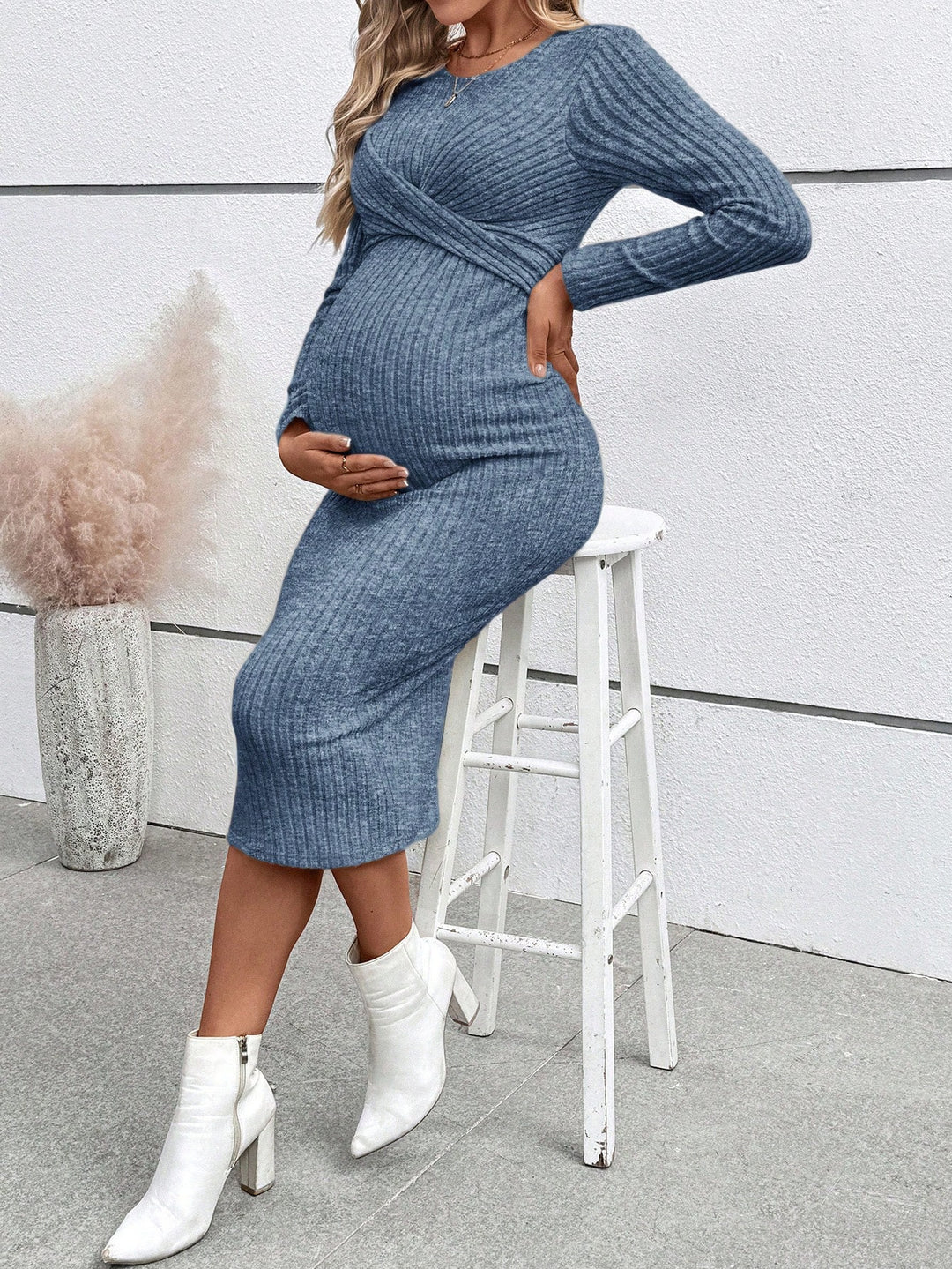 Dame wrapping dress til gravide kvinder med lange ærmer og rib design Stilla