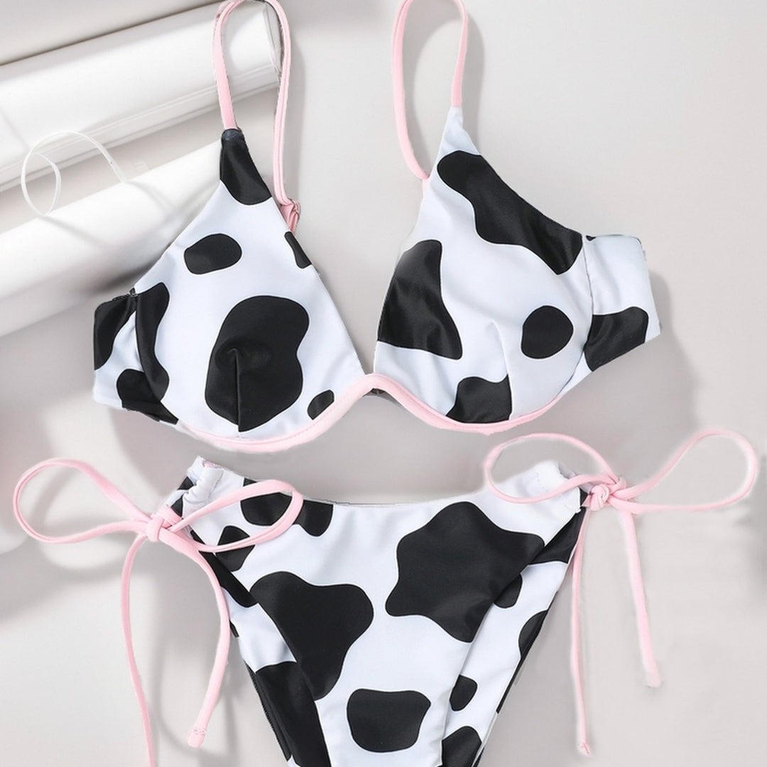 Dame Triangel-Bikini med unikt kuemønster og justerbare bindebånd Stilla