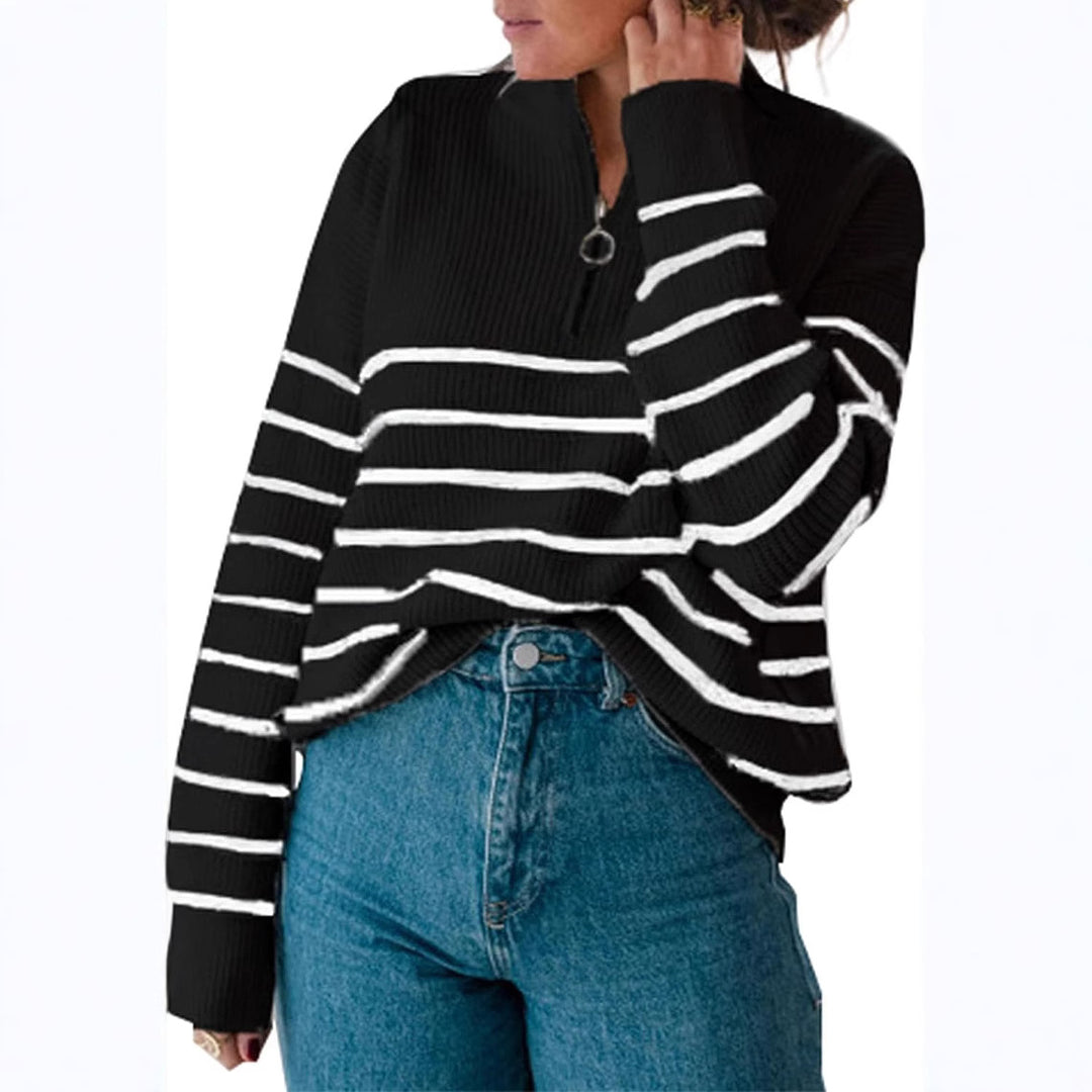 Dame afslappet sweater med kort lynlås og stribemønster Stilla