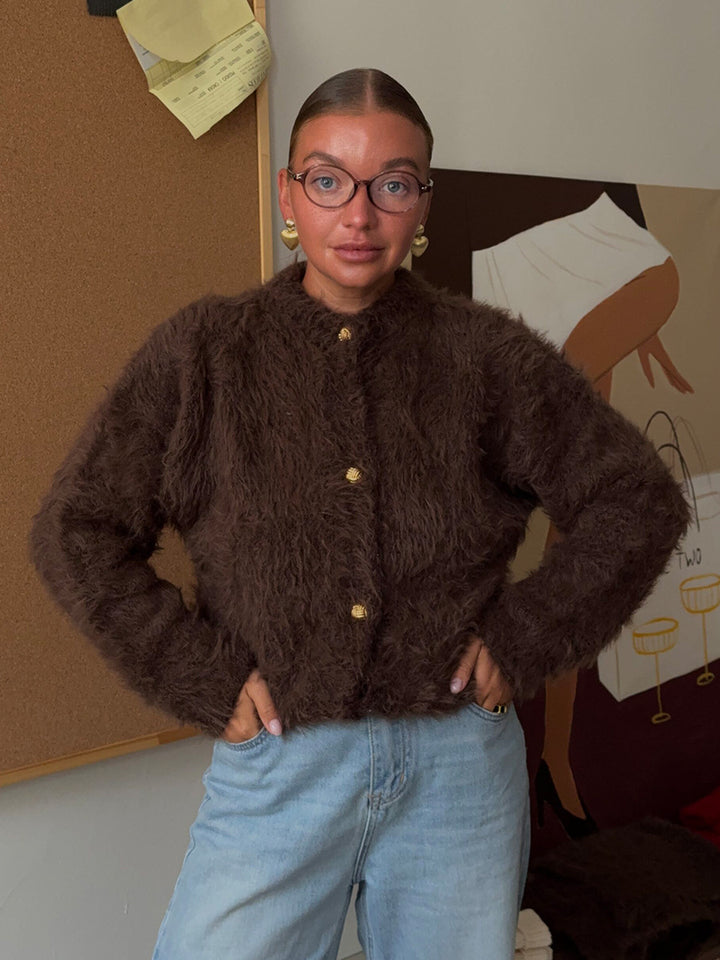 Kvinders fluffy striktrøje lavet af 100% nylon med casual snit Stilla