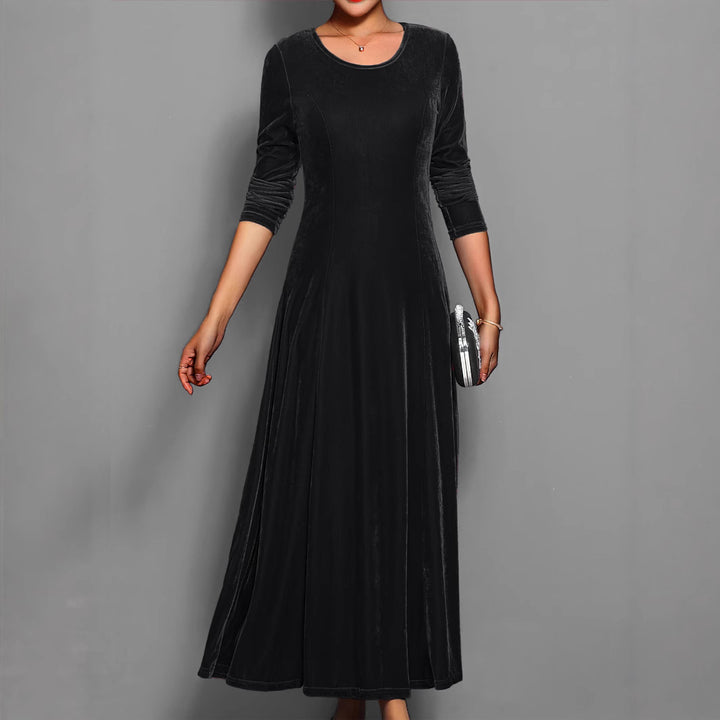 Dame elegant aftenkjole lavet af blød velour Stilla