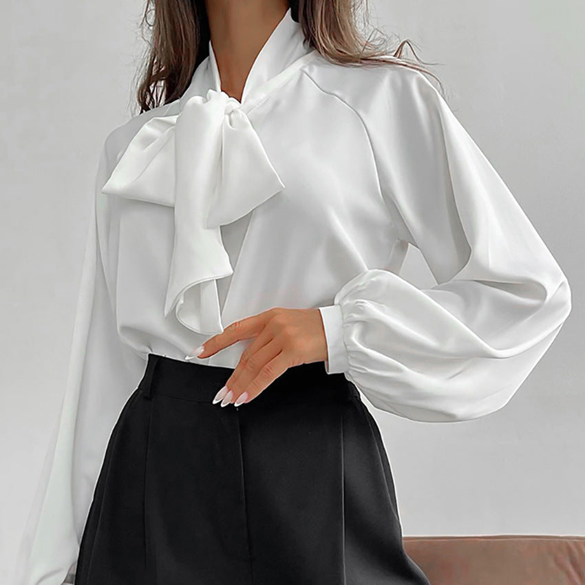 Dame elegant bluse med smart indpakningsdesign og brede ærmer Stilla