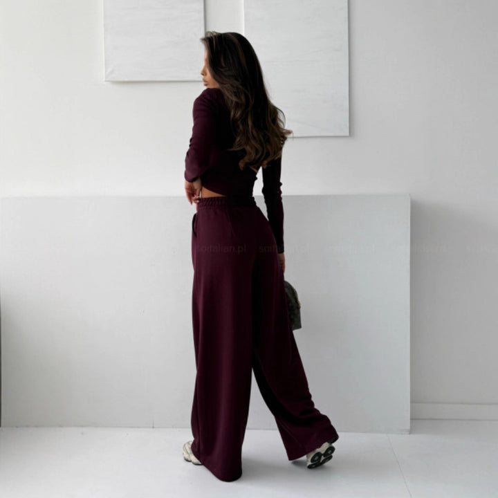 Dame Komfortabel Sæt lavet af cropped top og brede joggers Stilla