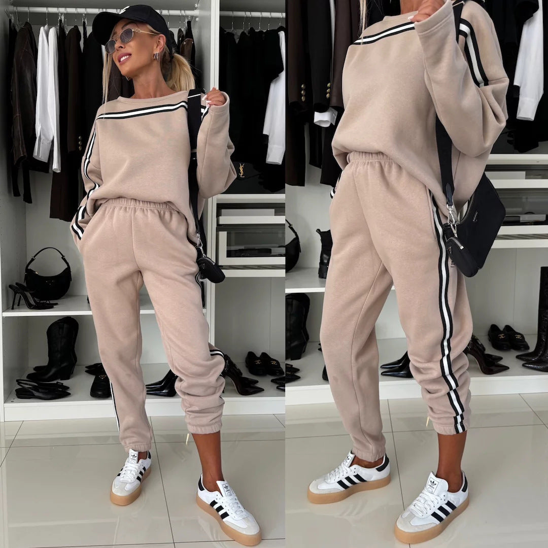 Kvinders sportstøj sæt med komfortabel sweatshirt og elastiske joggingbukser Skovae