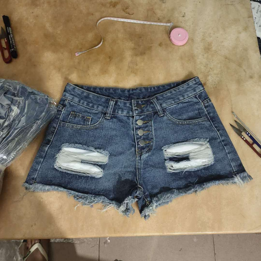 Dame Højtaljede Denim-Shorts med patriotiske detaljer og frynset kant Stilla