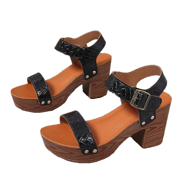 Dame Plateau-sandaler med moderne rem-design og komfortabel blokhæl Stilla