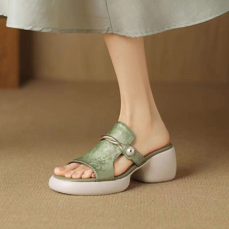 Dame skridsikre plateau-sandaler med elegant perleaccent og moderigtigt remdesign Stilla