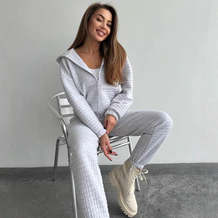 Kvindernes komfortable loungewear sæt med tekstureret top og elastisk talje Skovae