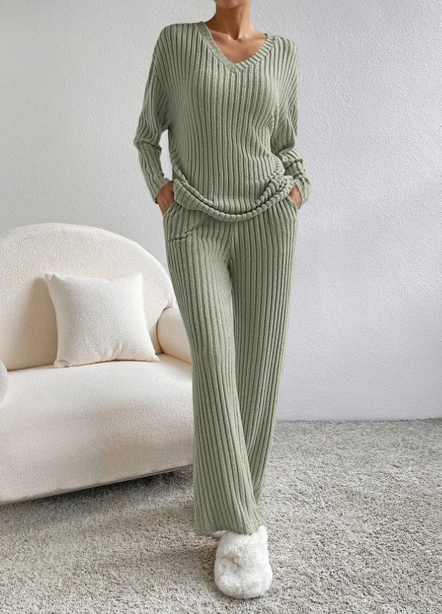 Kvindernes hyggelige strikkede jumpsuit i moderne ribdesign Stilla