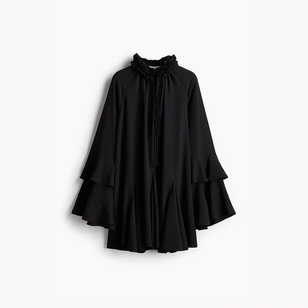Femme Flowing Cape Bluse med Rynket Udsnit og Klokkeærmer Stilla