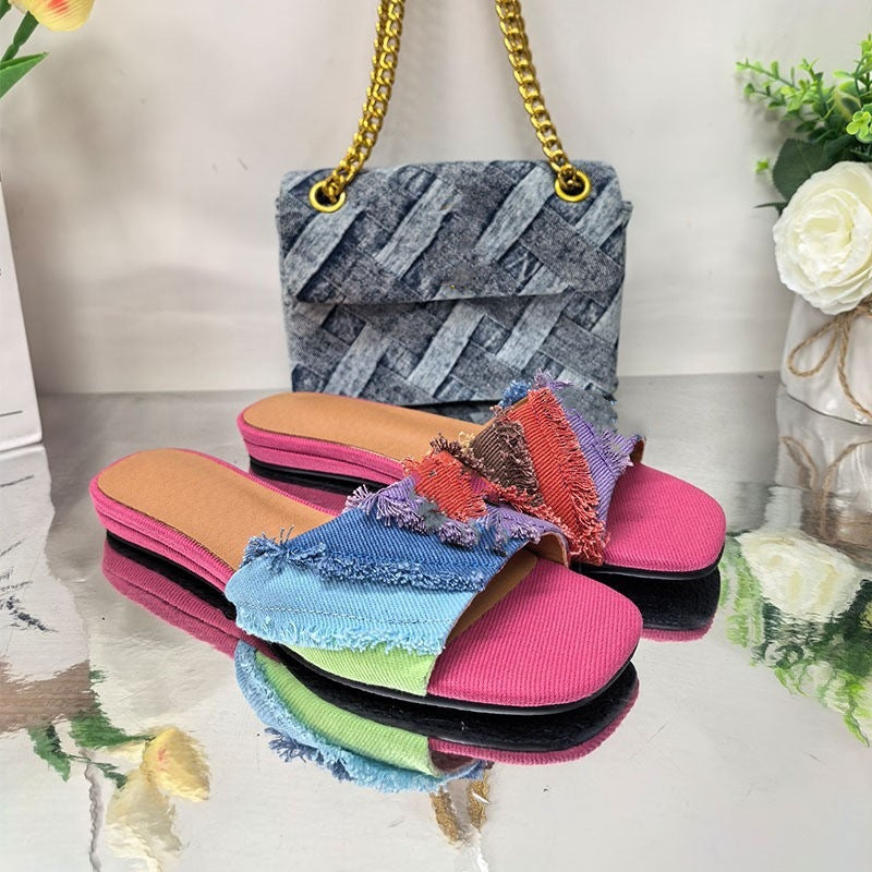 Femme Fringed Slide Sandaler med farverig tekstilaccent Stilla