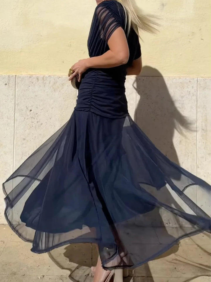 Dame nan flydende aftenkjole med gennemsigtigt chiffon-capelet, V-hals og taljeret drapering Skovae