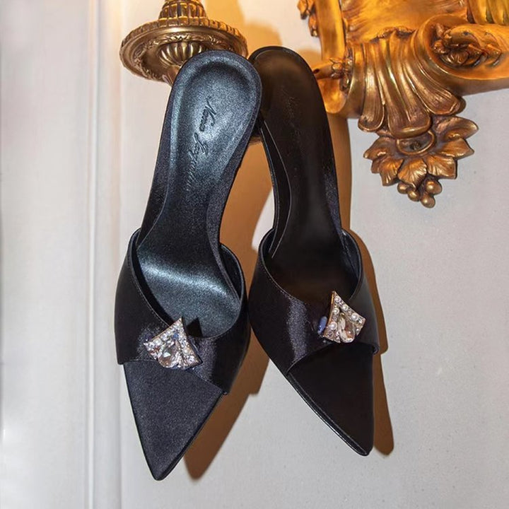 Dame Glamourøse Slingback-pumps med funklende smykkedetalje Stilla