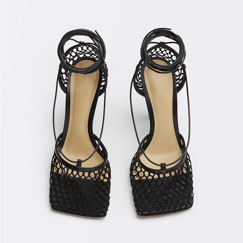 Femme Chic Strappy Open-Toe High Heels Sandaler med Mesh-Design Stilla