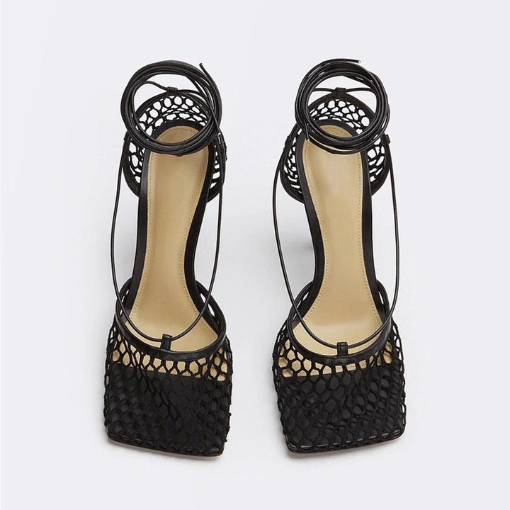 Femme Chic Strappy Open-Toe High Heels Sandaler med Mesh-Design Stilla