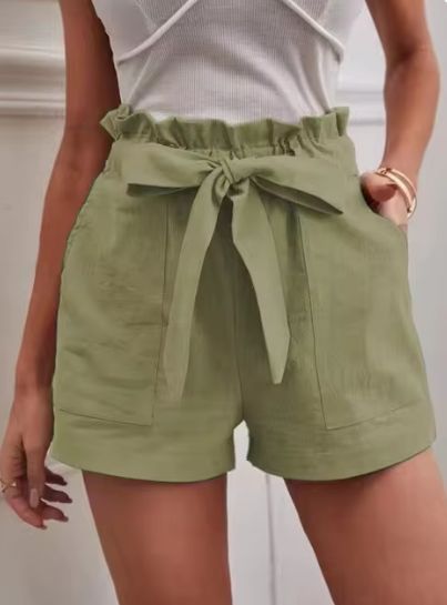Dame elegante High-Waist shorts med taljebælte og indskåret kant Stilla