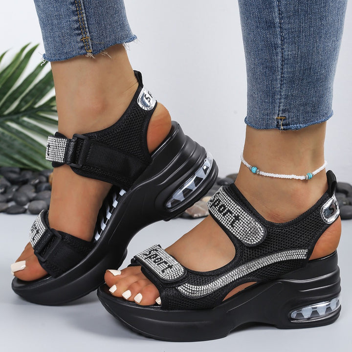 Dame Sporty Wedge-Sandaler med åndbart mesh-overflade og diskrete strass-accents Stilla